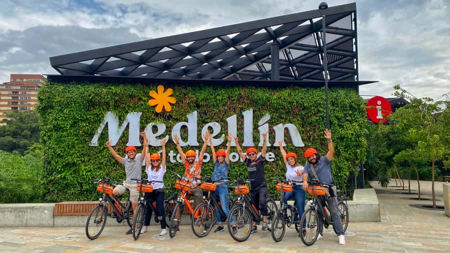Medellín: History & Local Life Essentials Tour on an E-Bike - Starting at NOI coworking in Ciudad del Río