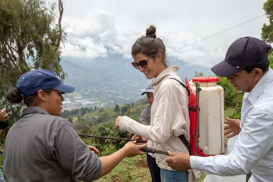 Medellin: Horseback Riding Coffee Farm Tour with Coffee Spa - Coffee tasting with several brewing methods