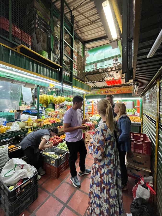 Medellín Multi-sensory Tour in the market, +15 Exotic Fruits - The first 30 minutes: colors, smells, and a first taste