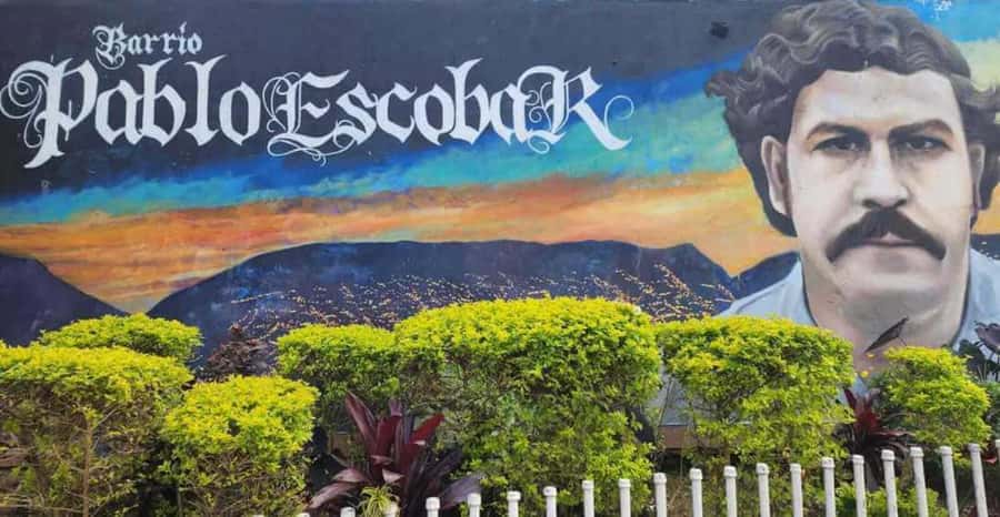 Medellín: Pablo Escobar Tour with beer included - Key points at a glance