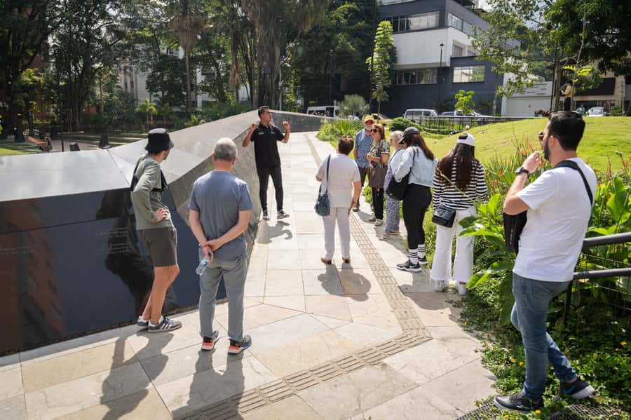 Medellín: Pablo Escobar Tour with Guide and Transportation - Inflexión Memorial Park and the old Monaco building