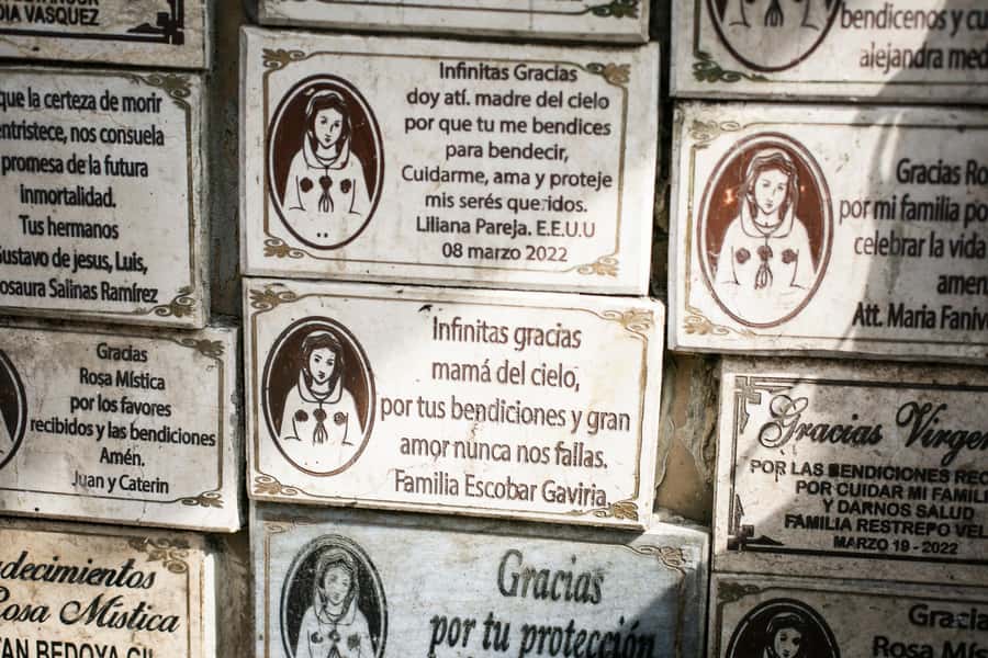 Medellín: Pablo Escobar Tour with Guide and Transportation - The 70-minute visitor center stop