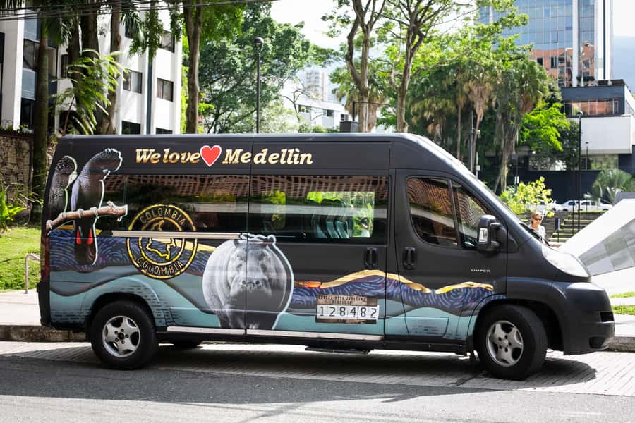 Medellín: Pablo Escobar Tour with Guide and Transportation - A guide can make or break this subject