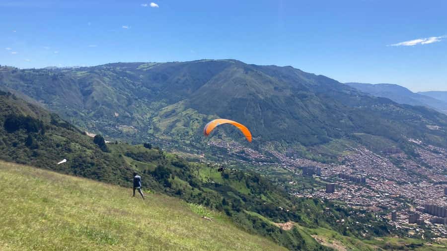 Medellín Paragliding - Go Pro Included - The 30-minute break after landing