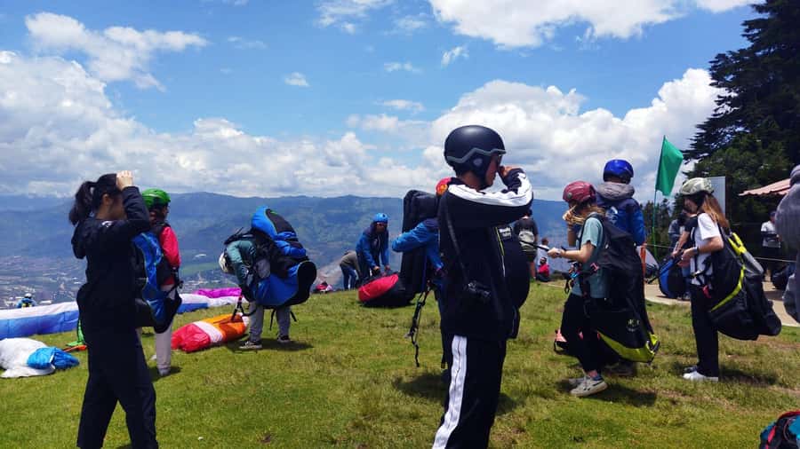 Medellín: Paragliding in the Colombian Andes - The return to Parque Lleras