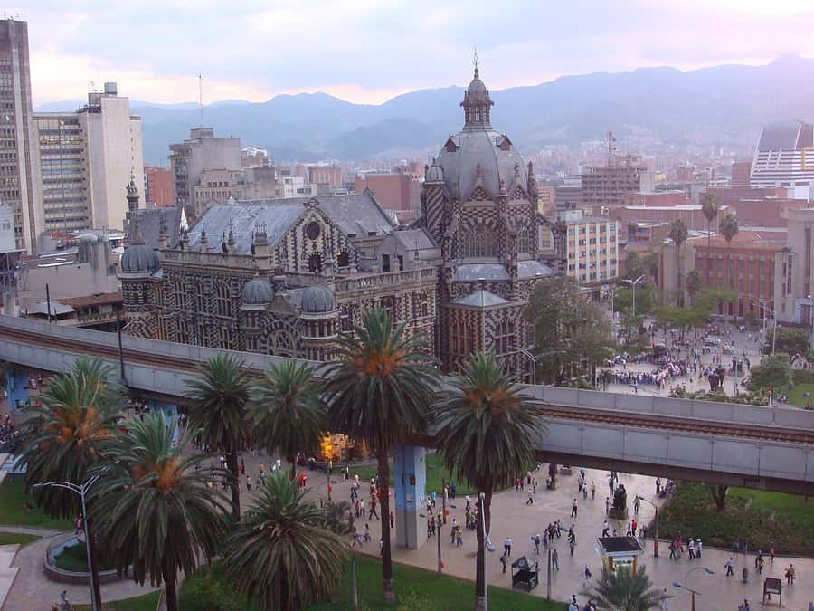 Medellin: Private City Tour - Botero Plaza and the art of looking twice