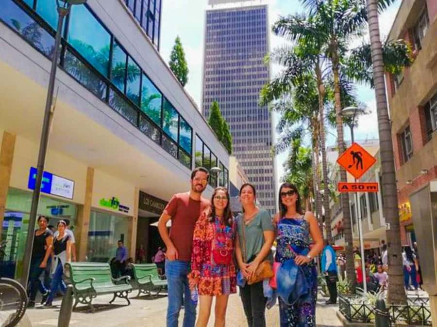 Medellín: Private City Tour and Comuna 13 Tour - Key points at a glance