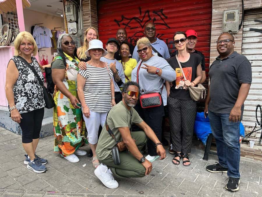 Medellín: Private City Tour and Comuna 13 Tour - Why the private car changes the day