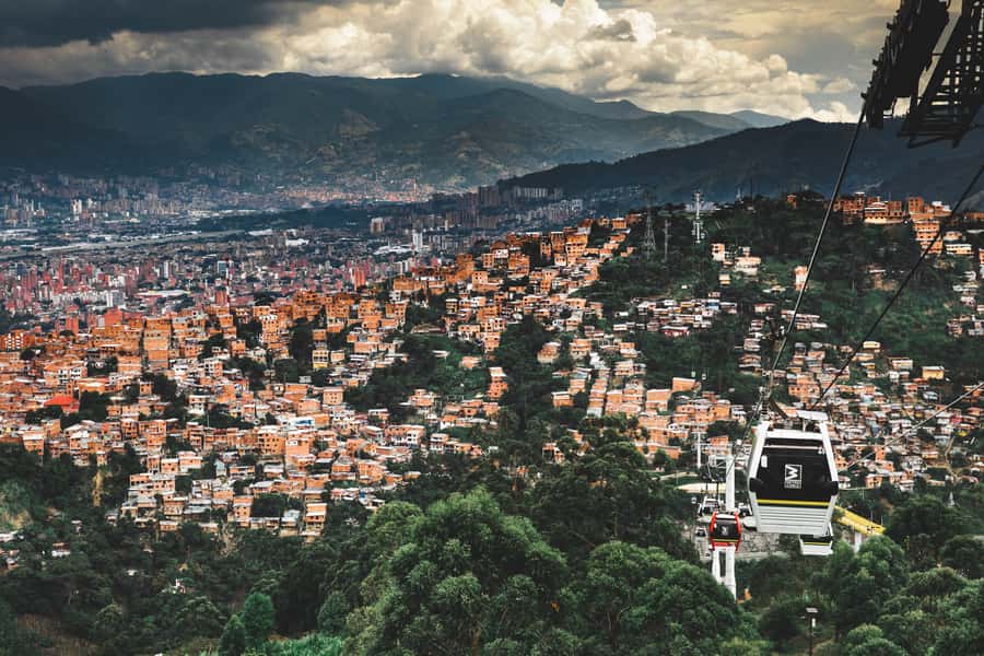 Medellín: Private City Tour with Metrocable and Comuna 13 - Key points to know before booking