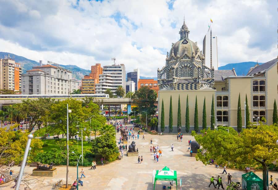 Medellín: Private City Tour with Metrocable and Comuna 13 - Why Comuna 13 deserves the most time