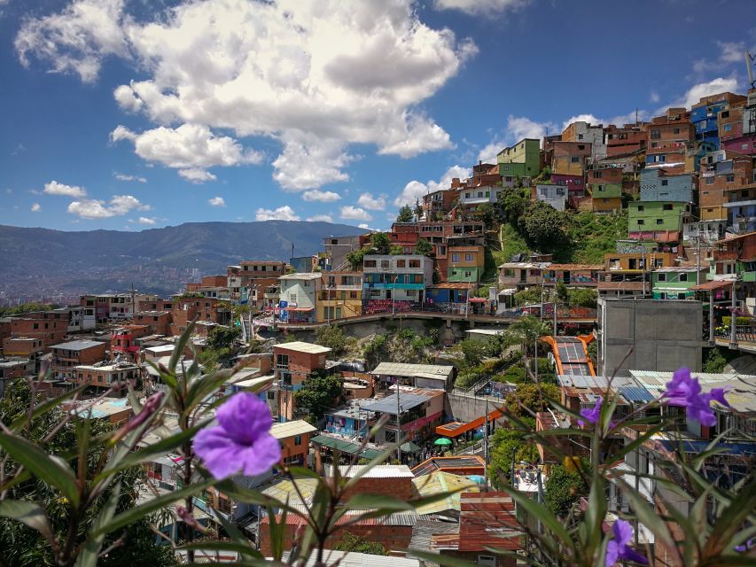 Medellín: Private City Tour with Metrocable and Comuna 13 - Botero Plaza and Medellín’s famous figures