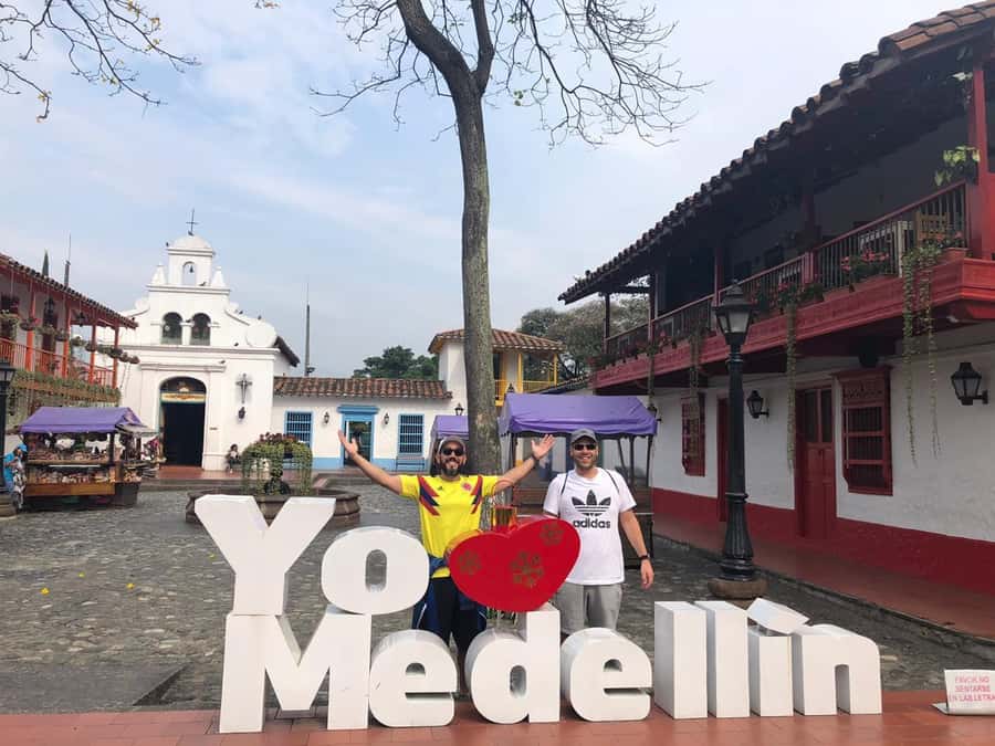 Medellin: Private City Tour - Start with Medellín from above at Pueblito Paisa