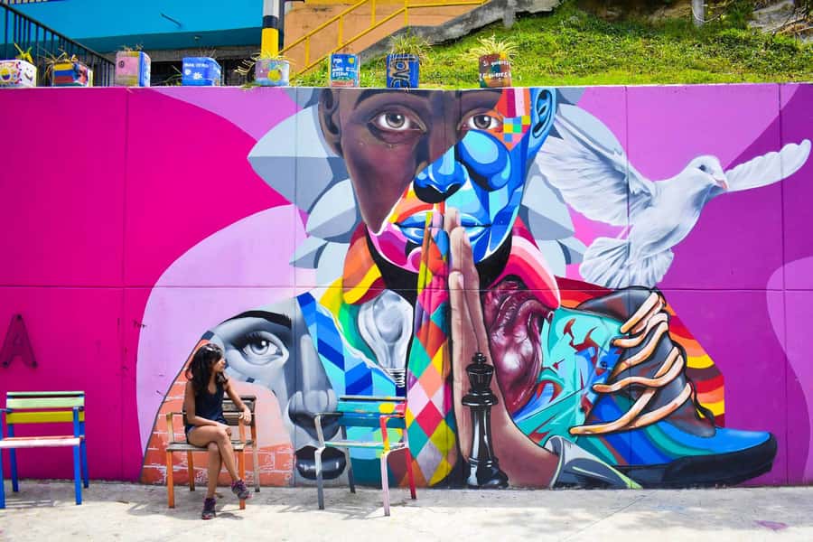 Medellín: Private Comuna 13 Street Art Tour - Key points to know before booking