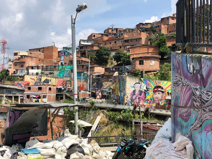 Medellín: Private Comuna 13 Street Art Tour - Murals, music, and the outdoor escalators