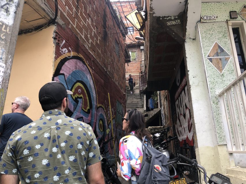Medellín: Private Comuna 13 Street Art Tour - Food, mango ice pops, and what is not included