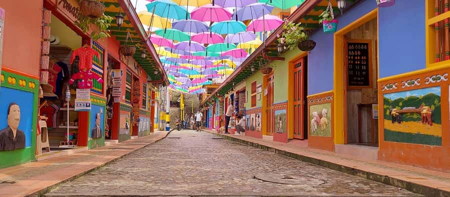 Medellín: Private Guatapé Tour w/ Breakfast, Lunch & Cruise - Why this makes a strong Medellín day trip