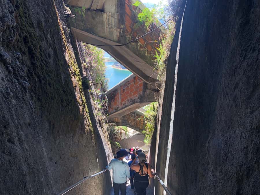 Medellín: Private Guatapé with Peñol Tickets and Boat Ride - What the $126 price delivers