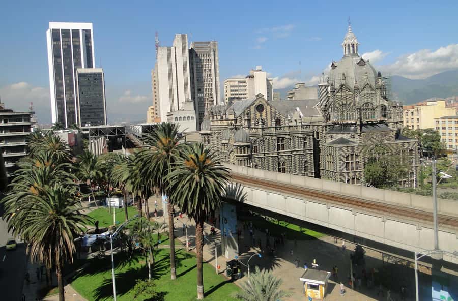 Medellín: Private Pablo Escobar and City Tour - Why this six-hour route works