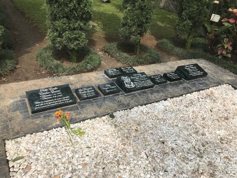 Medellín: Private Pablo Escobar Tour with Cable Car Ride - Why this private Medellín tour feels different