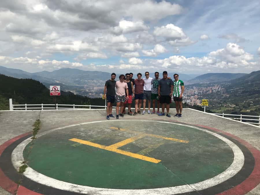 Medellín: Private Pablo Escobar Tour with Cable Car Ride - What the guide adds to the experience