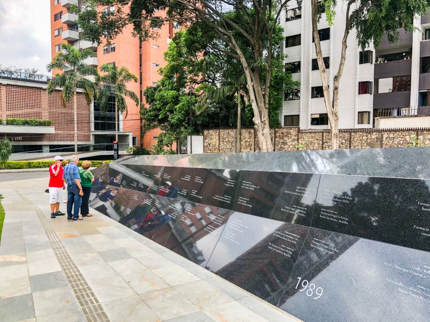 Medellín: The Real Pablo Escobar Tour - The winding road to La Catedral