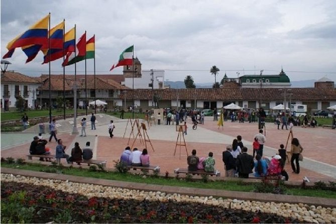 MINA CATEDRAL DE SAL ZIPAQUIRA Tour Privado - Plaza de los Comuneros gives the day some balance