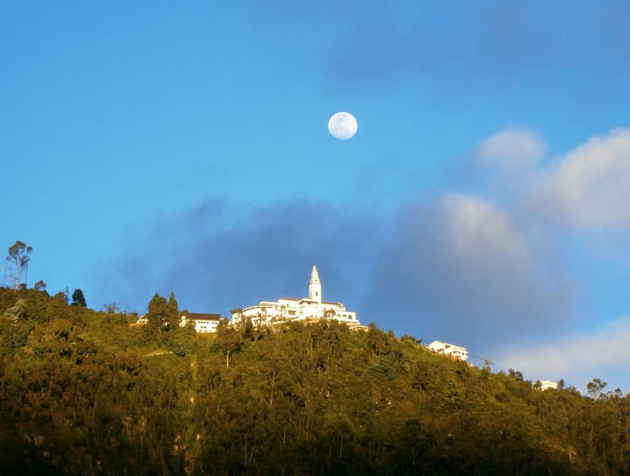 Monserrate Express tour 3 hrs - Private Pickup Keeps a Short Tour Moving