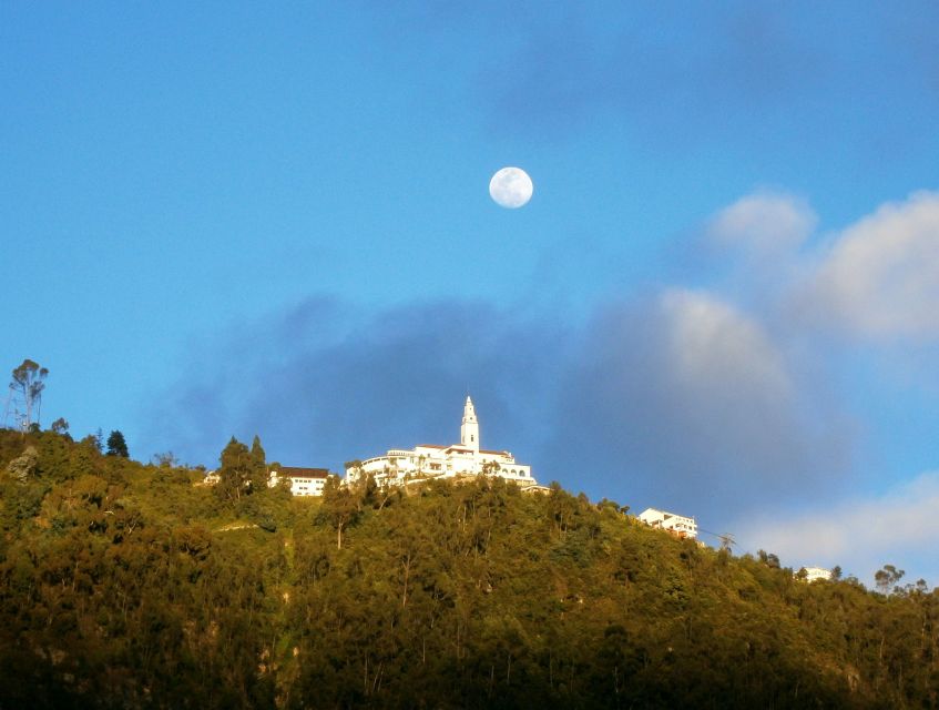 Monserrate Express tour 3 hrs - Artisan Stalls and Souvenir Shopping