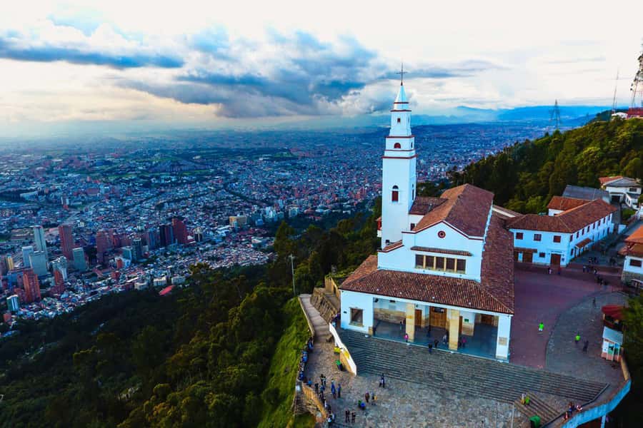 Monserrate Tour in Bogotá Including Tickets - The climb begins with faith and local nature