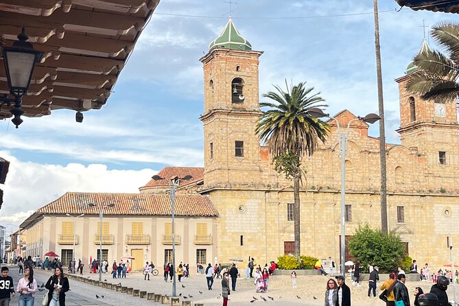 New & Cheapest ZIPAQUIRA & GUATAVITA LAKE Visit 5 Sites/PICKUP - Guatavita town, white walls and quiet streets