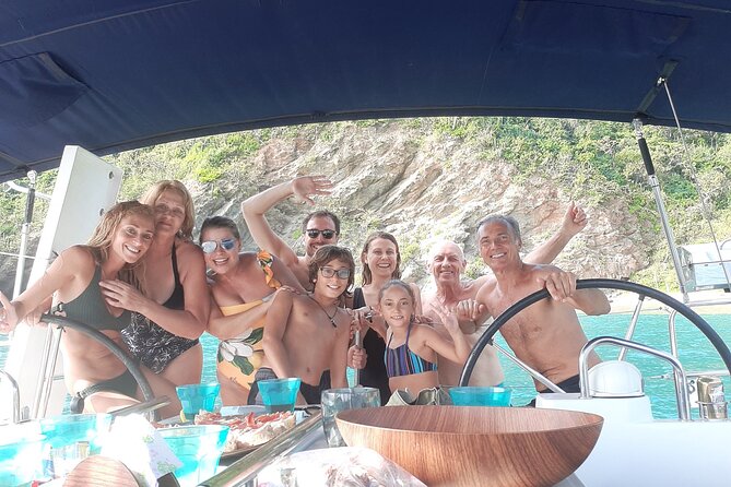 One amazing day in a private recent sailing boat in the Tayrona Park. The best sail trip from Santa Marta! - Sailing from Santa Marta toward Tayrona