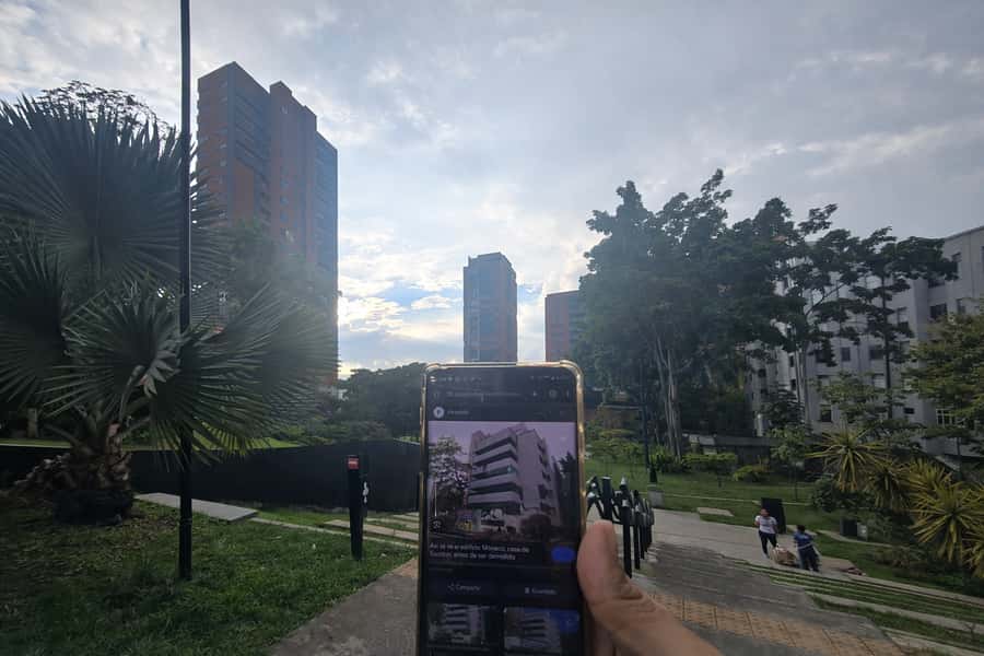 Pablo and the drug trafficking world - Stop four: Jardines Montesacro cemetery