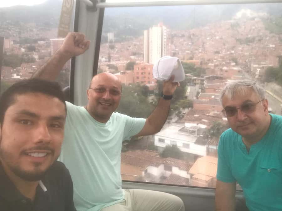 pablo, comuna 13 & cable car express tour - Practical details before you go