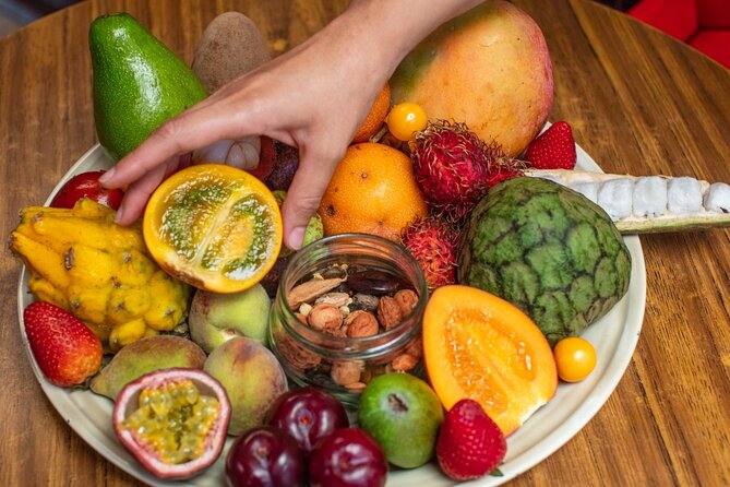 PALOQUEMAO MARKET FOOD TOUR. EXOTIC FRUIT. LOCAL SNACKS. /Min 2 pax - The exotic fruit tasting