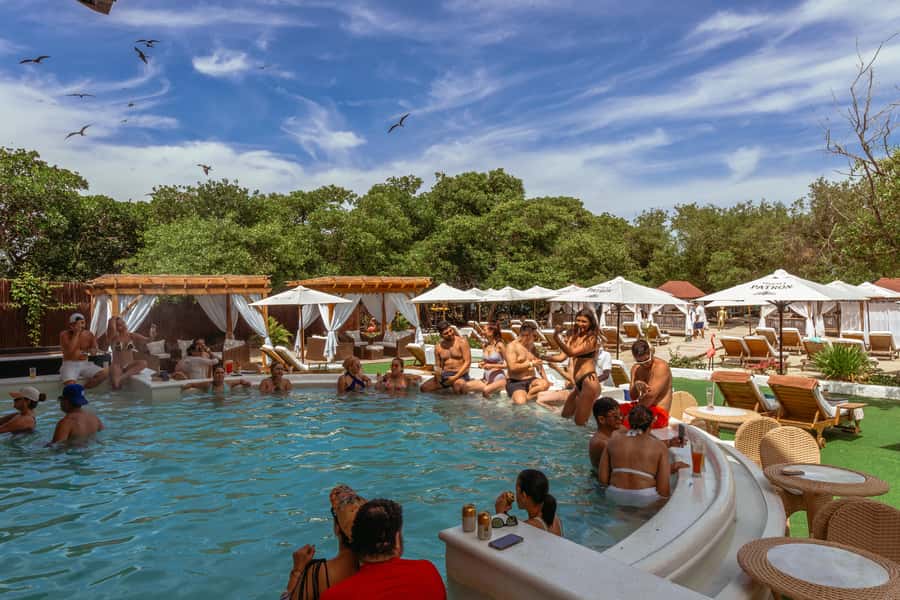 PAO PAO BEACH CLUB - The boat ride sets the pace
