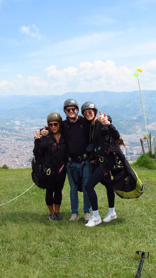 Paraglide over beautiful Medellin - Breakfast, farmer clothing, and a hands-on coffee lesson
