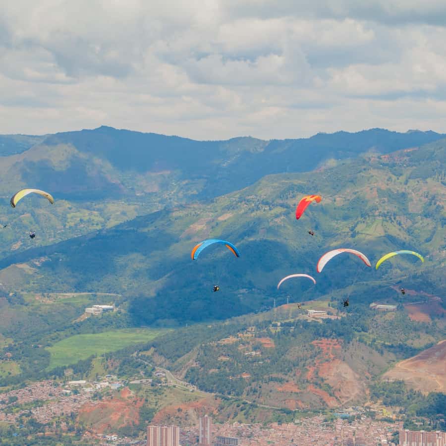 Paraglide over beautiful Medellin - Who will enjoy this Medellín outing most