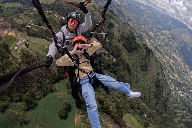 Paragliding in Medellin. - Three hours of open-air scenery