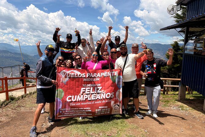 Paragliding in Medellin. - Landing and the return to the starting point