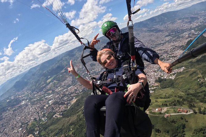Paragliding in Medellin. - Who will enjoy this most
