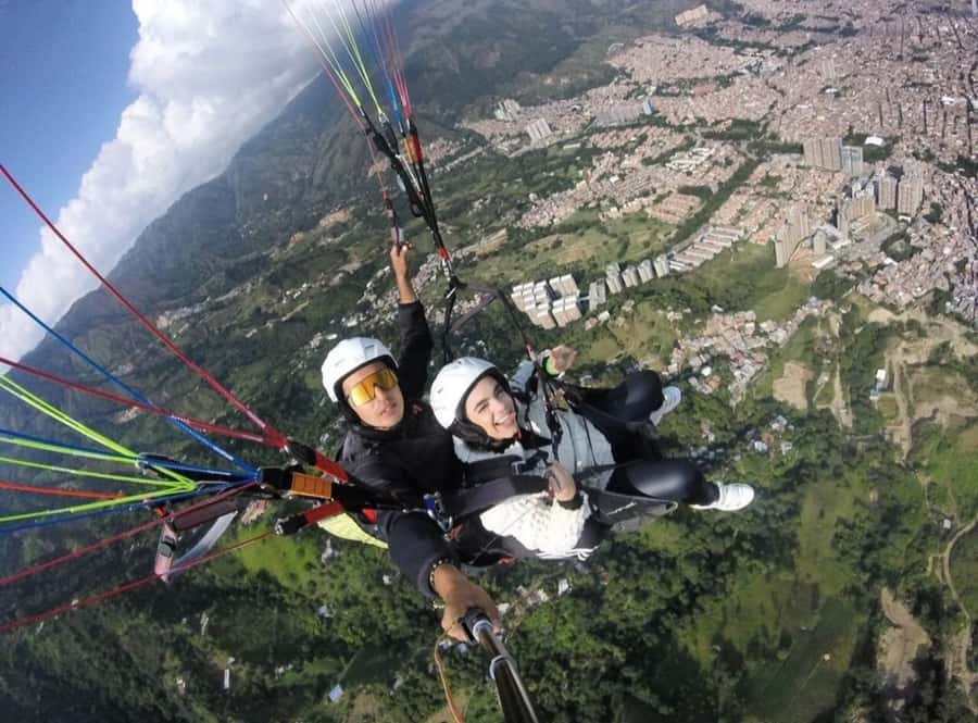 Paragliding Medellin with Transportation and free Videos - Key points before you book