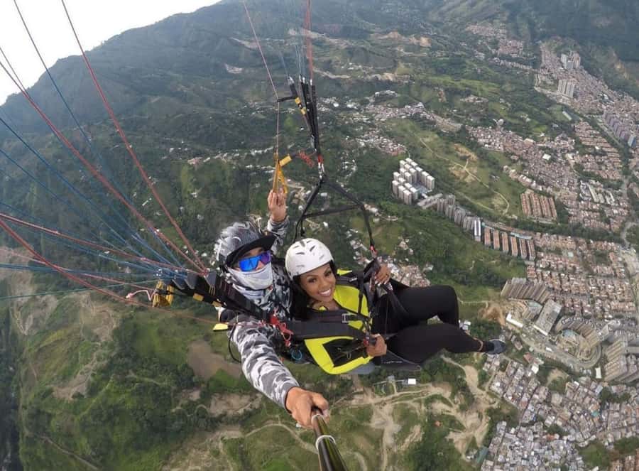 Paragliding Medellin with Transportation and free Videos - Getting ready for your first tandem flight