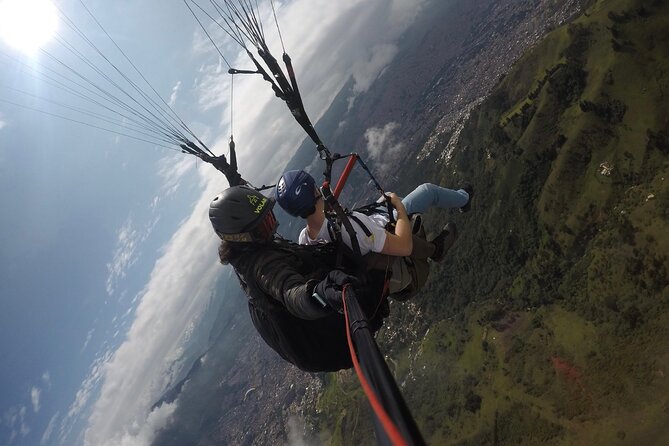 Paragliding With Xplore Colombia - The road from Medellín to San Félix
