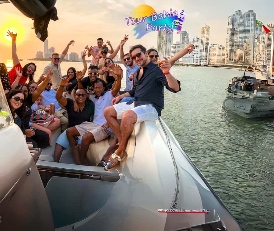 Party Boat in Cartagena Bay with NightClub Ticket - Boat size, comfort, and crowding