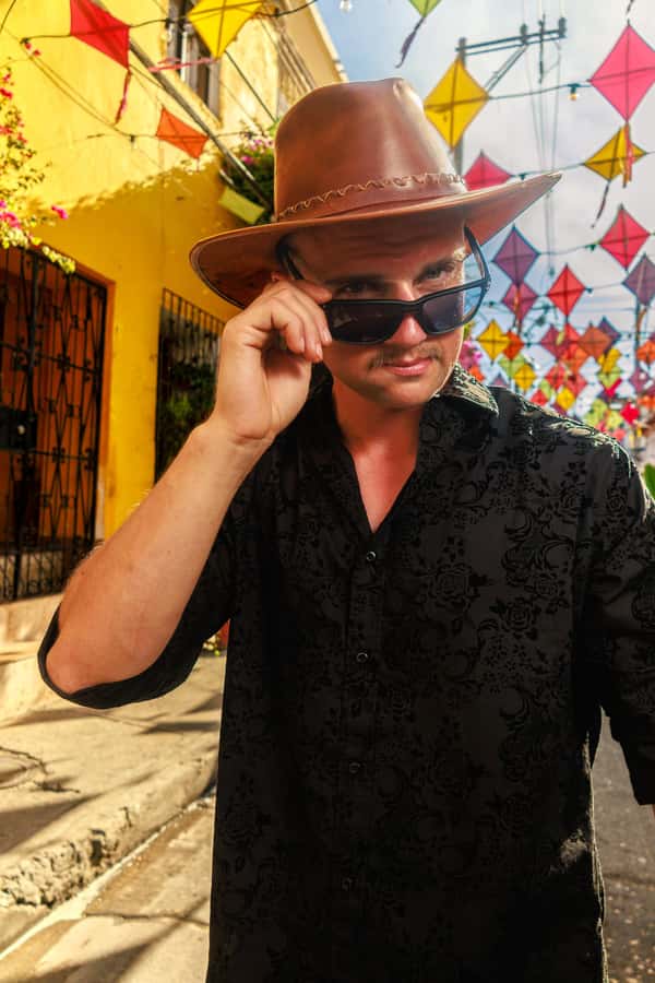 photo session through the streets of cartagena - Who will get the most from this photo session?