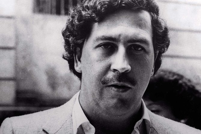 Private City Tour Combined with Pablo Escobar Tour - Comuna 13: art, memory, and the outdoor escalators
