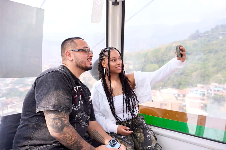 Private Tour Comuna 13 with Cable Car - Key points to know before booking