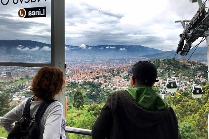 Private Tour to Comuna 13 & Exotic Fruit Market in Medellin! - Who should book this experience