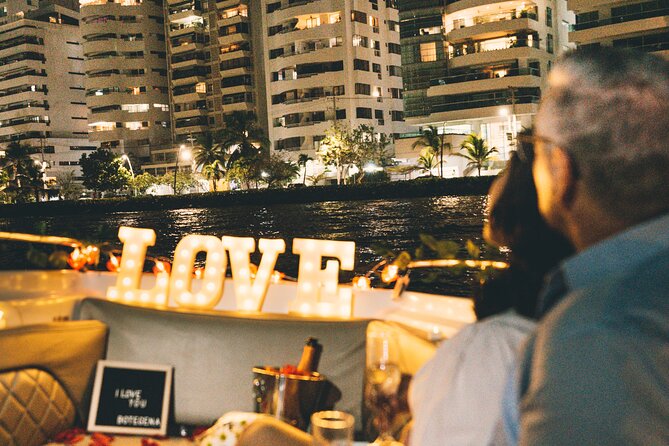 Romantic Date Night in the Bay of Cartagena - Why the private format matters
