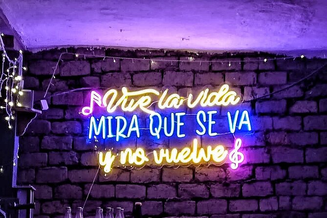 Salsa Bar Hopping in Cali - Following the music to La Curva del Boulevard